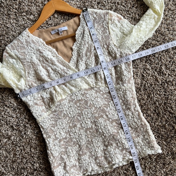 Cabi beige laced top size L(M) - Picture 6 of 6